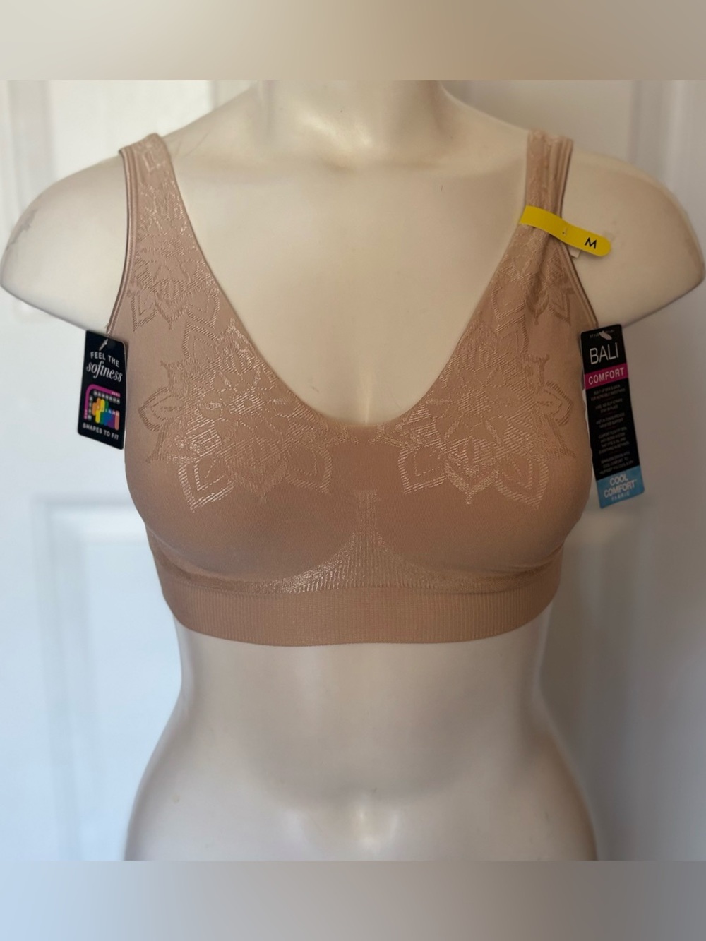 NWT Bali Comfort Bra w/Cool Comfort Fabric size Medium